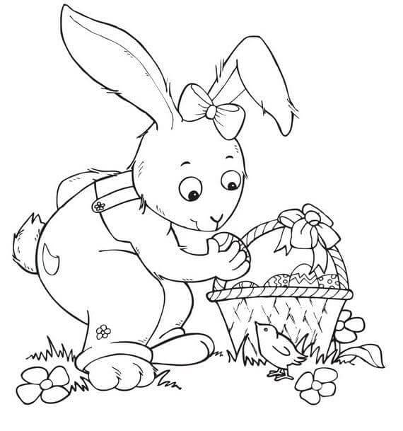 حتى الكتاكيت تحتاج إلى البيض في عيد الفصح تلوين